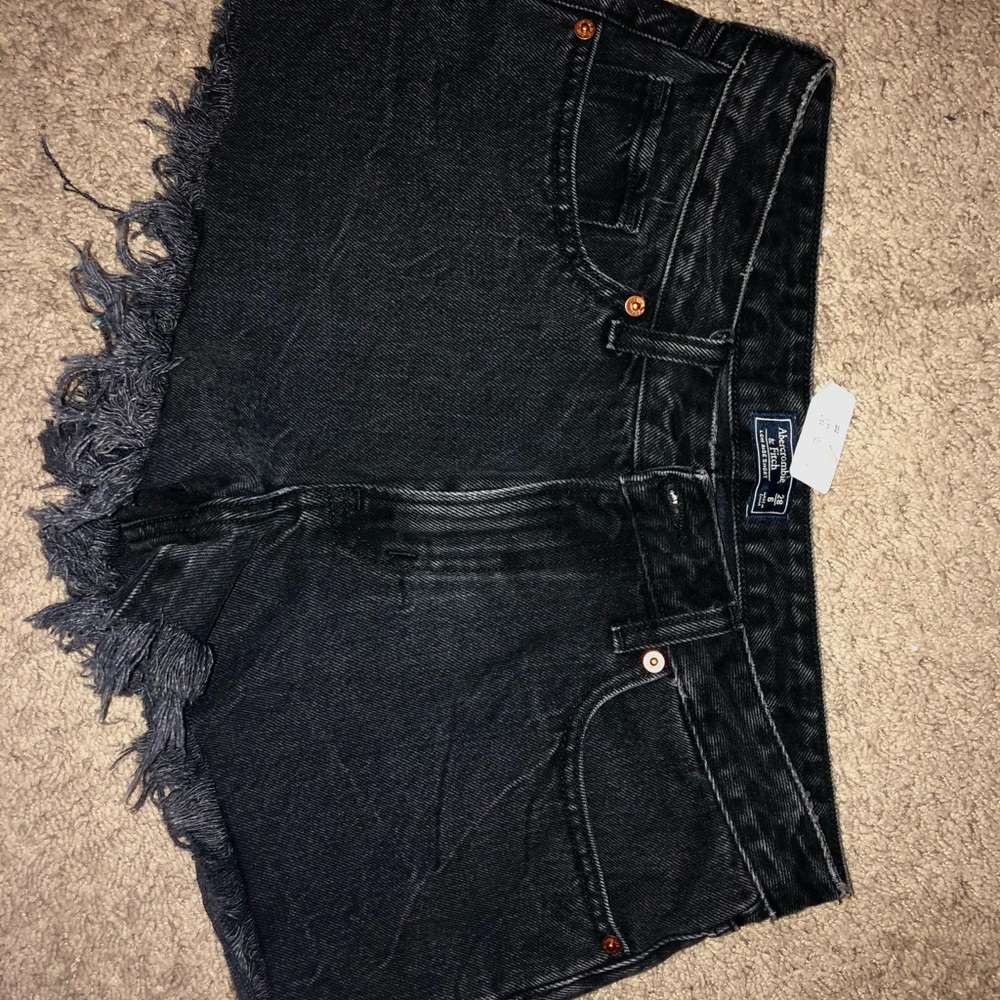 Abercrombie and Fitch Black Jean shorts. Size: 28/6